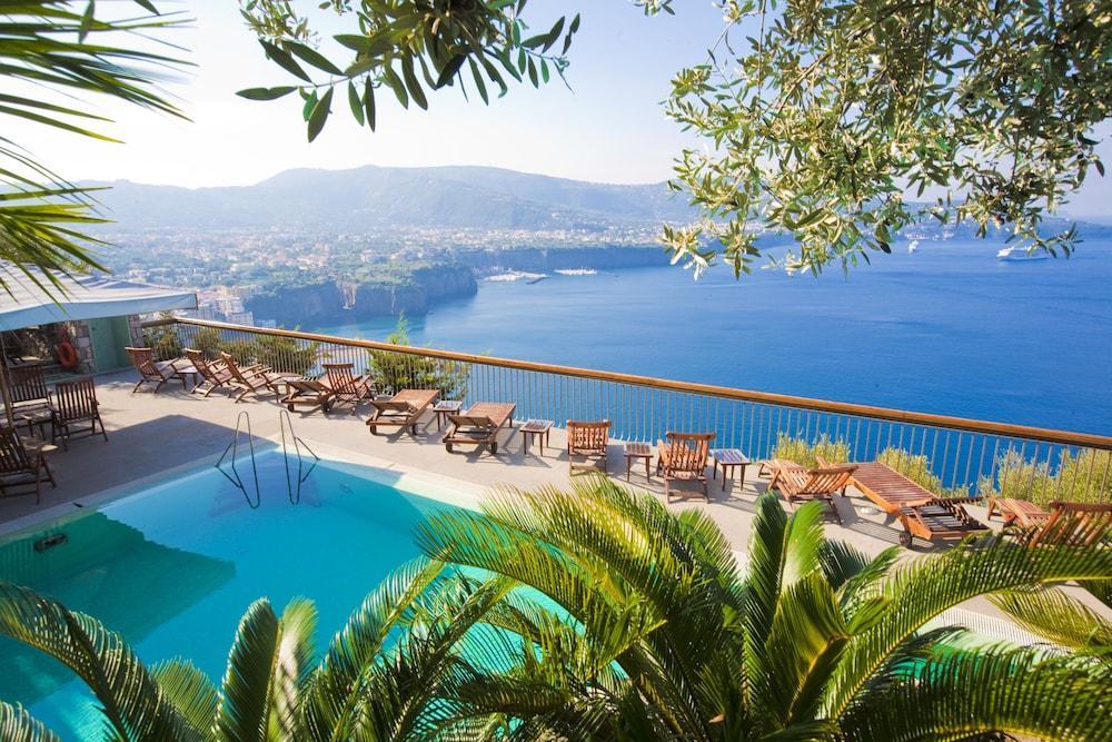 Hotel Mega Mare Vico Equense Esterno foto