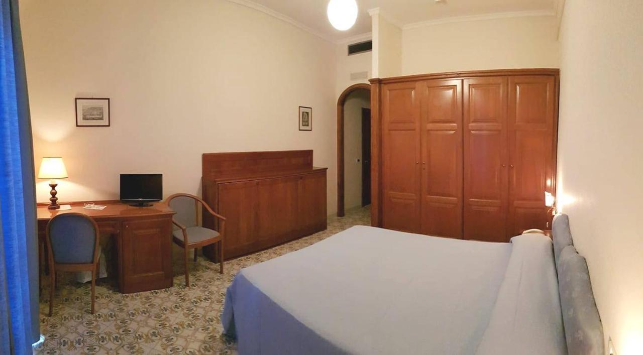 Hotel Mega Mare Vico Equense Esterno foto