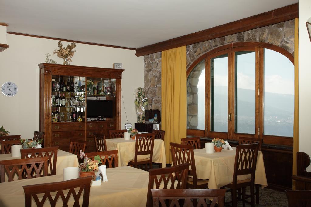 Hotel Mega Mare Vico Equense Esterno foto
