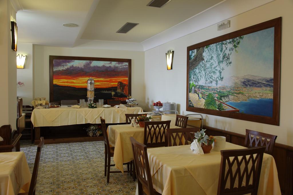 Hotel Mega Mare Vico Equense Esterno foto