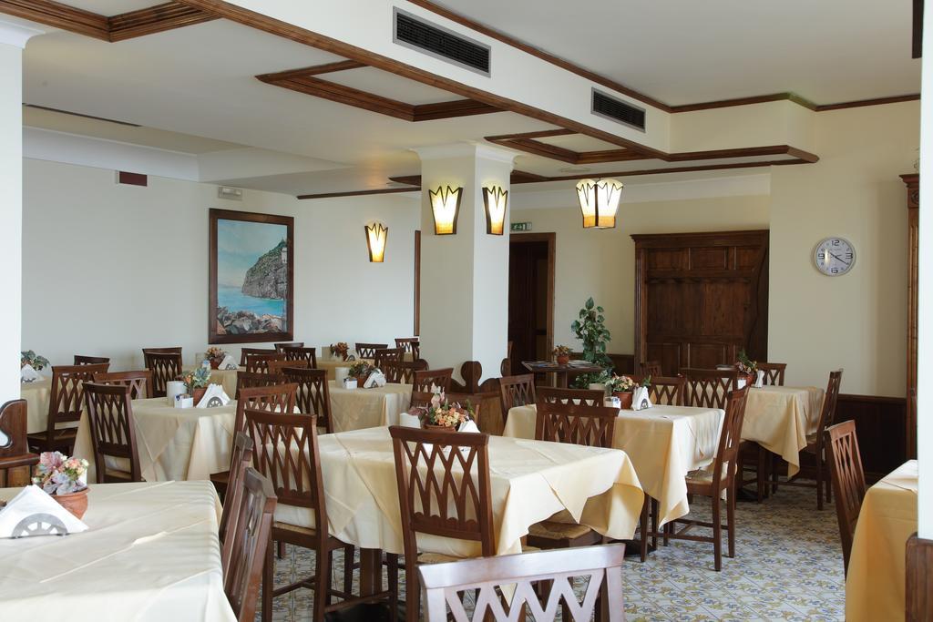 Hotel Mega Mare Vico Equense Esterno foto
