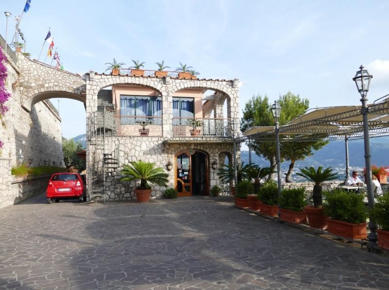 Hotel Mega Mare Vico Equense Esterno foto
