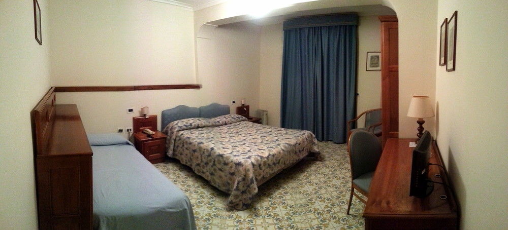Hotel Mega Mare Vico Equense Esterno foto